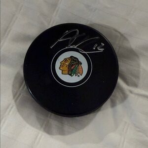 NHL Game Puck Chicago Blackhawks National Hockey Black/Red Team Logo signed